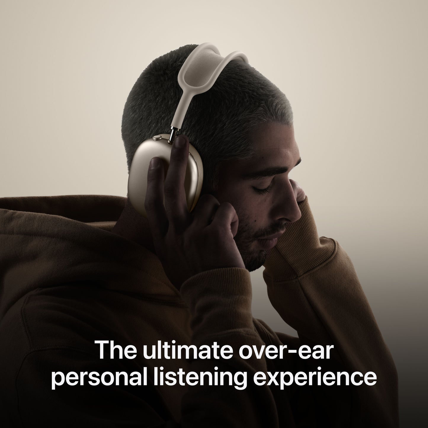 AirPods_Max_2024_Starlight_PDP_Image_Position_05__GBEN