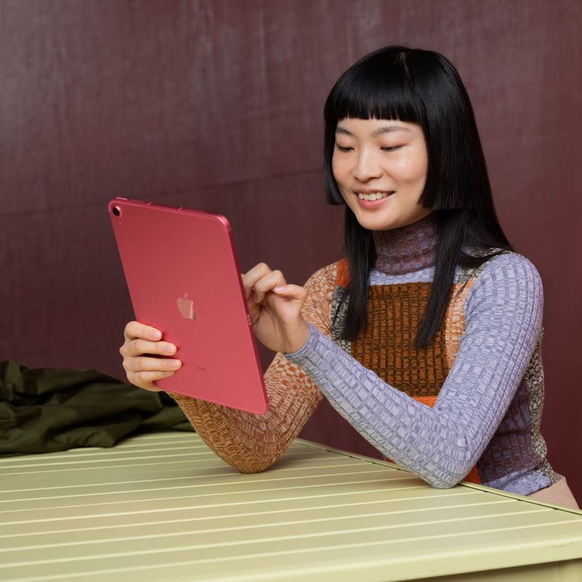 iPad_10th_generation_Wi-Fi_Silver_PDP_Image_Fall23_Position-6__GBEN