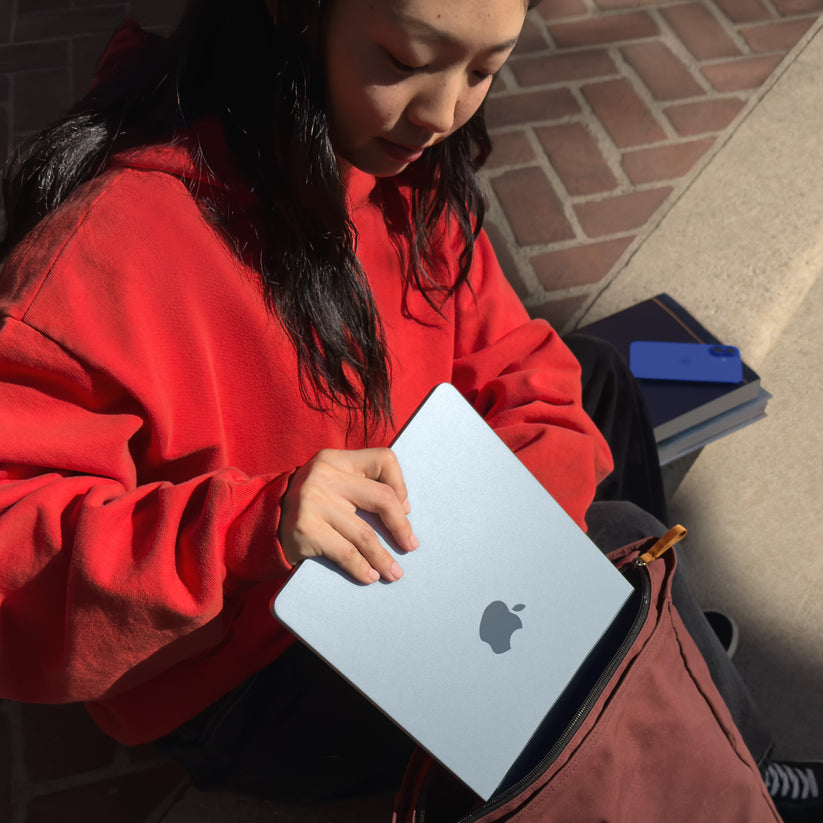 MacBook_Air_13-inch_M4_Sky_Blue_PDP_Image_Position_8__GBEN
