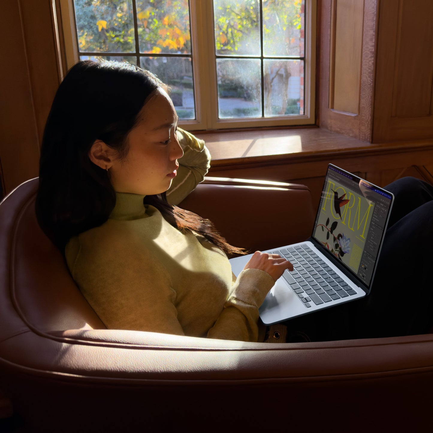 MacBook_Air_13-in_M5_Sky_Blue_PDP_Image_Position_7__en-UK